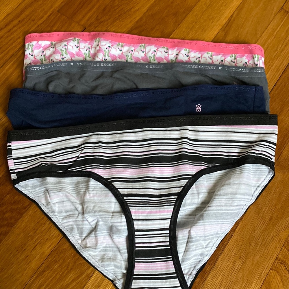 New Vs hip hugger size large panties not worn .